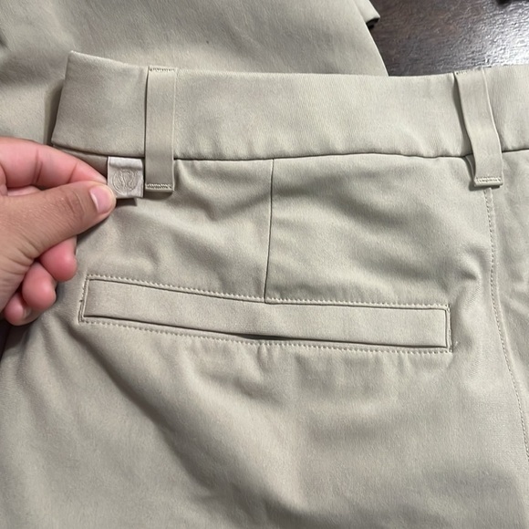 Lululemon men kaki pants - Picture 8 of 9